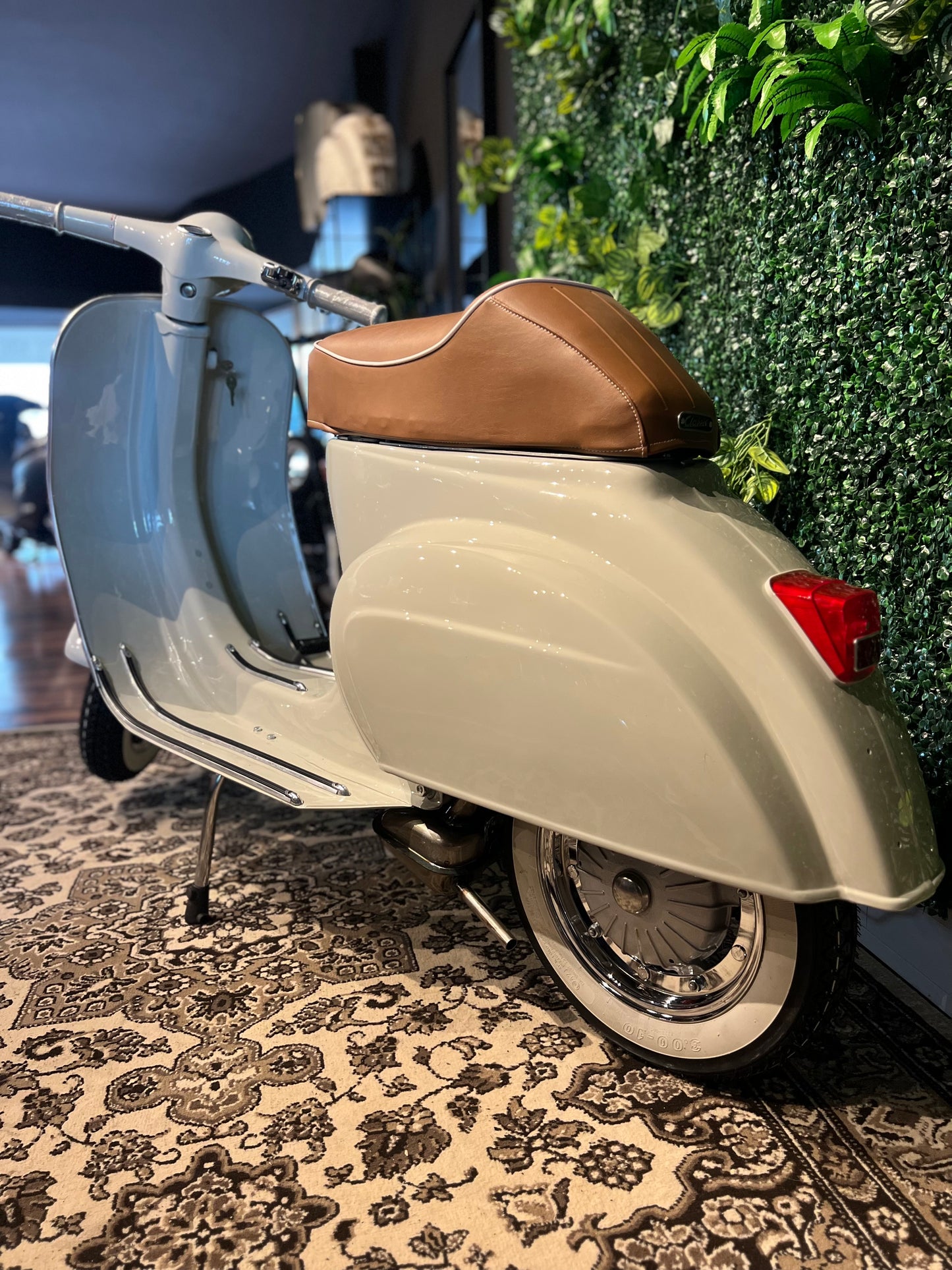 Vespa V50 Rundlicht | Vollrestauriert - Bj. 1970