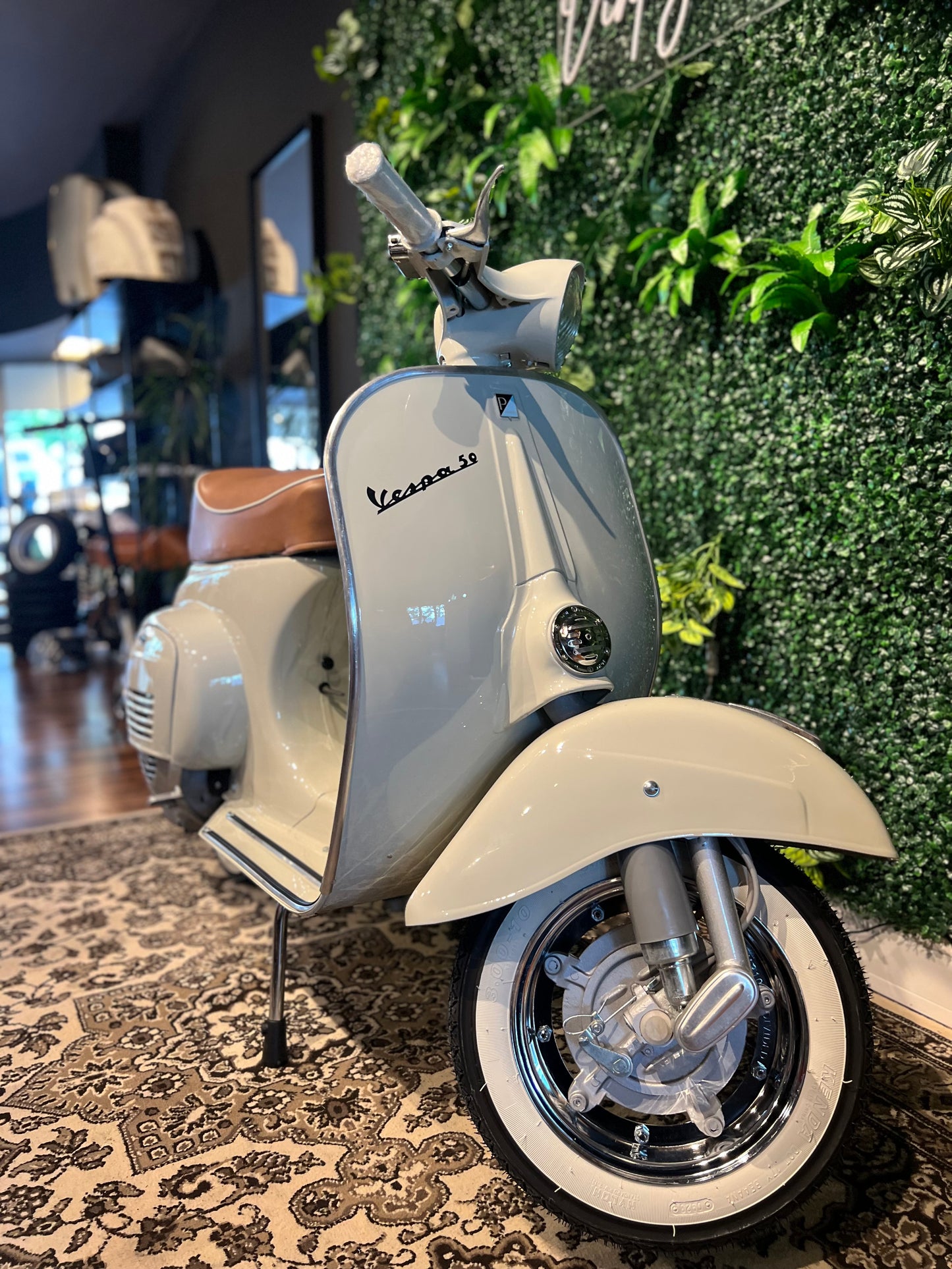 Vespa V50 Rundlicht | Vollrestauriert - Bj. 1970