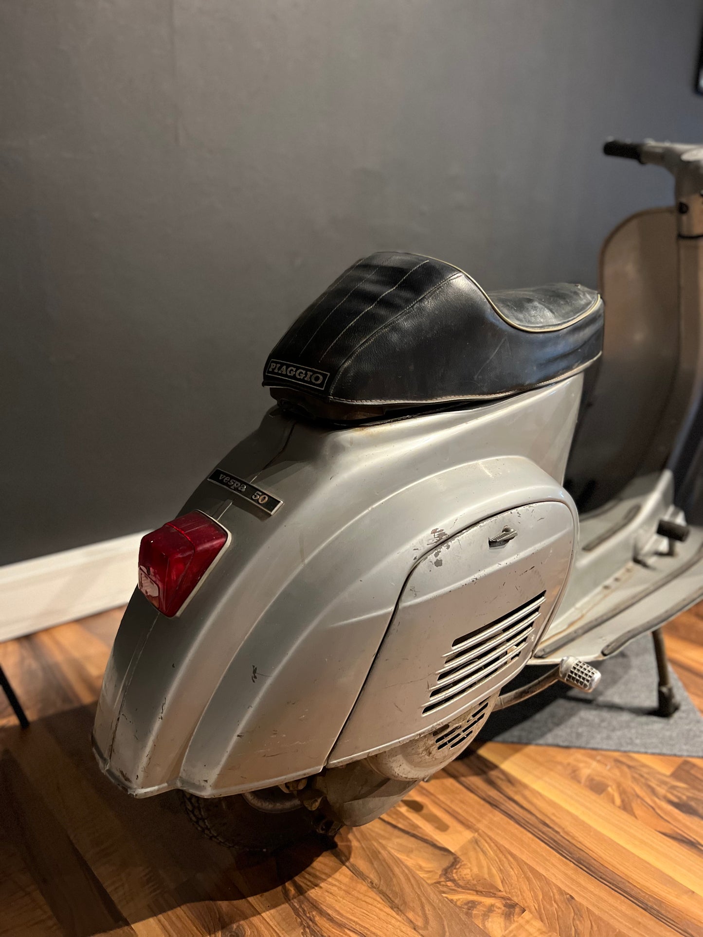 Vespa V50 Rundlicht | Original Lack | Bj. 1974