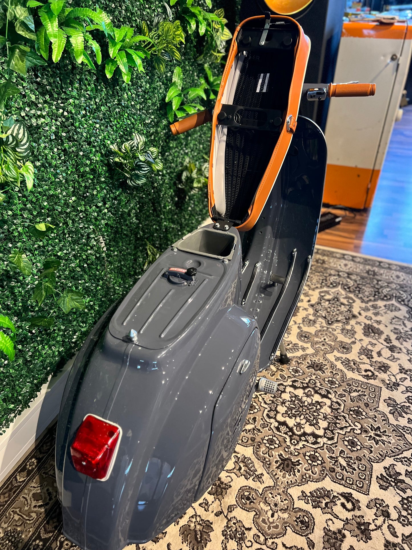 Vespa V50 Rundlicht | Vollrestauriert - Bj. 1971