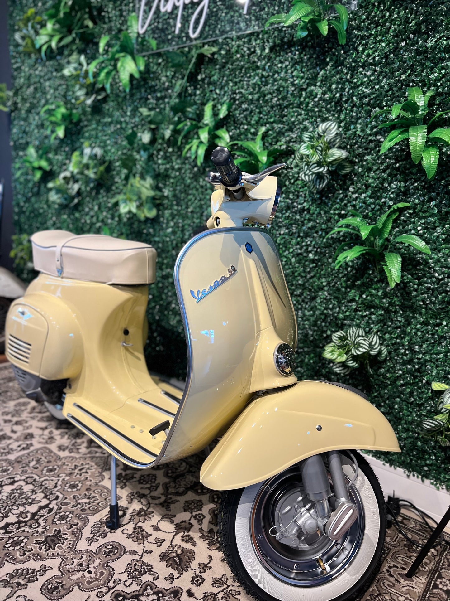 Vespa V50 Rundlicht | Vollrestauriert - Bj. 1967