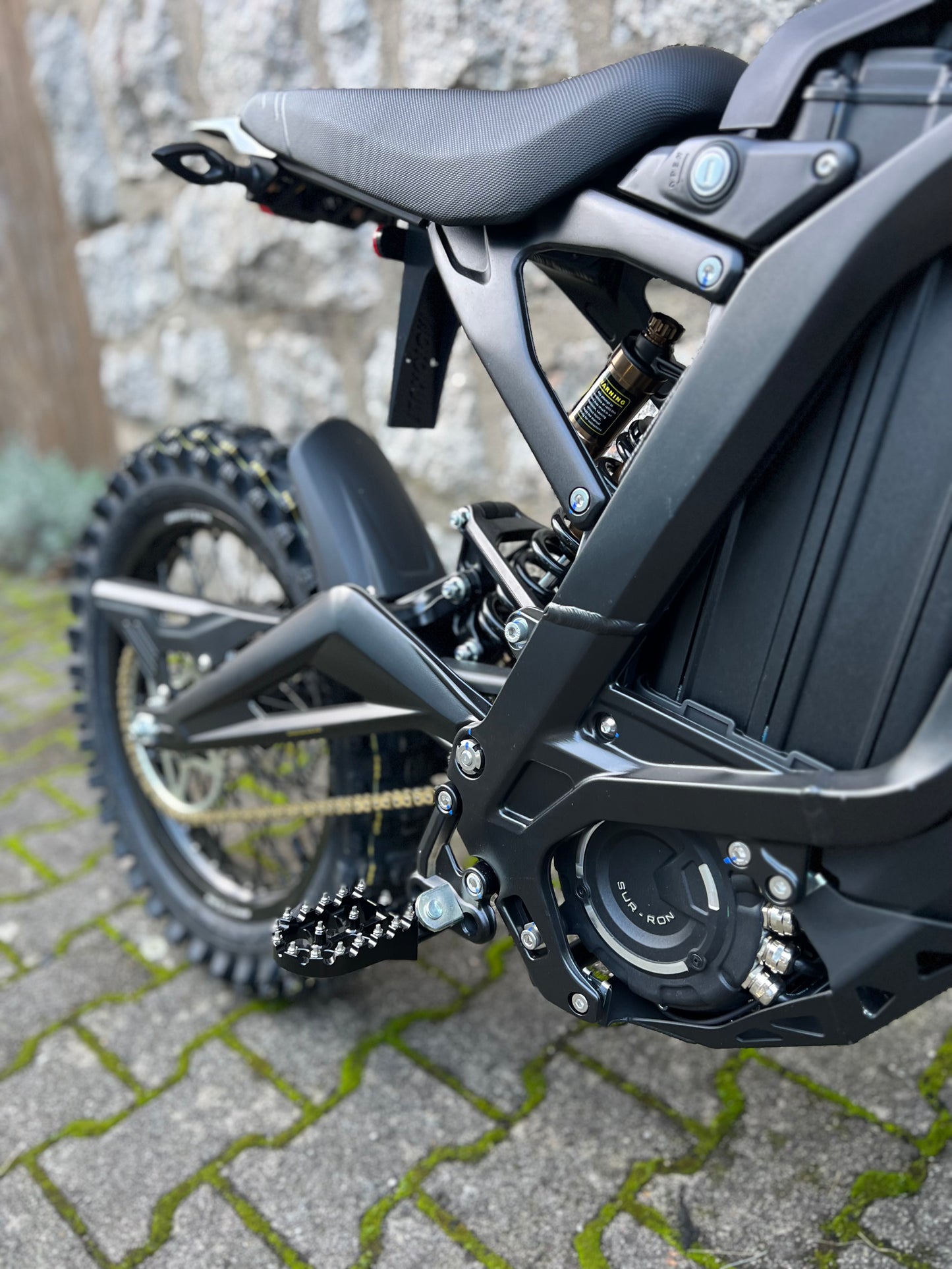 SUR-RON Light Bee L1e X All Black Edition