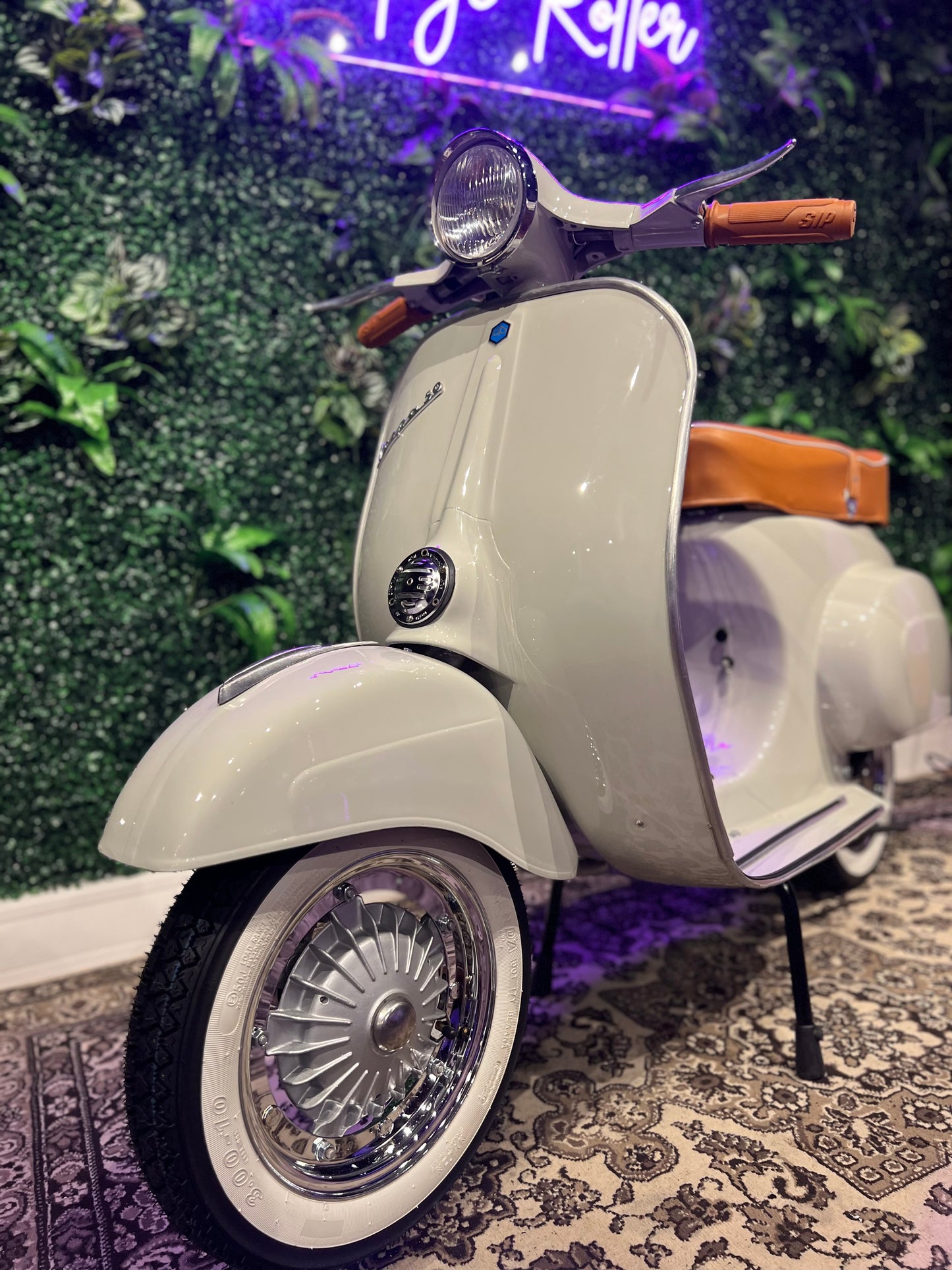 Vespa V50 Rundlicht | Vollrestauriert - Bj. 1968