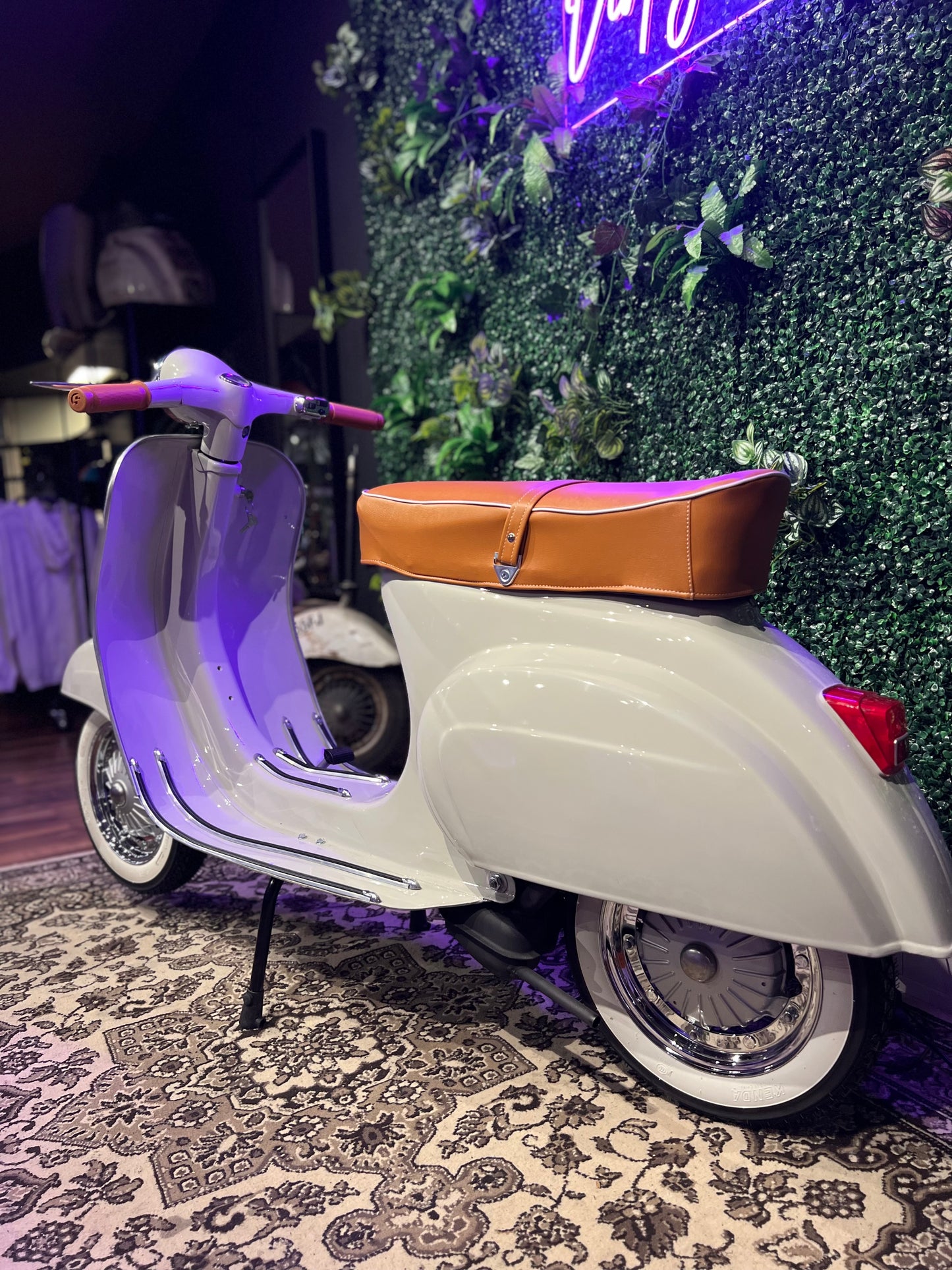 Vespa V50 Rundlicht | Vollrestauriert - Bj. 1968