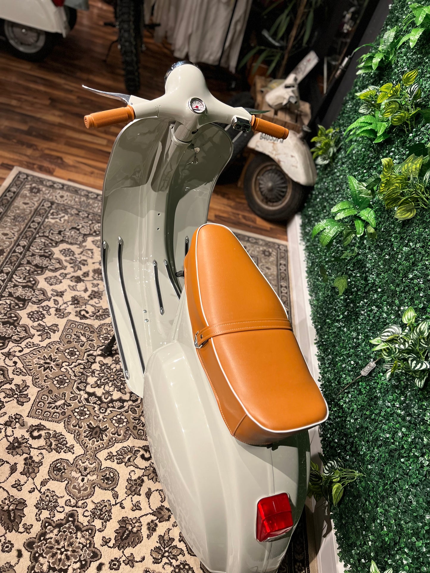 Vespa V50 Rundlicht | Vollrestauriert - Bj. 1968