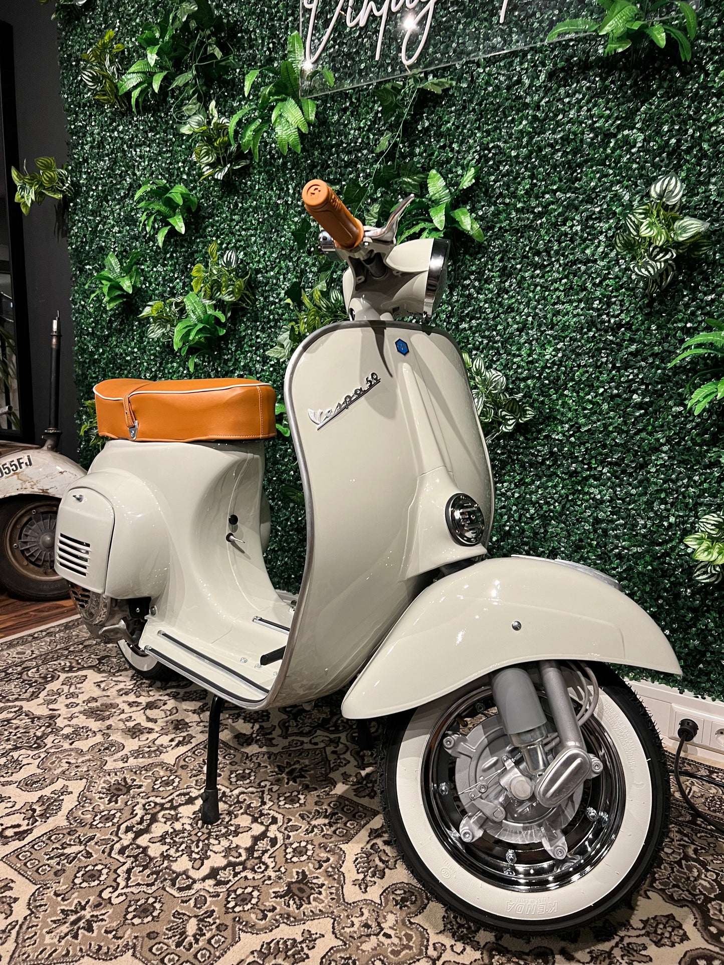 Vespa V50 Rundlicht | Vollrestauriert - Bj. 1968