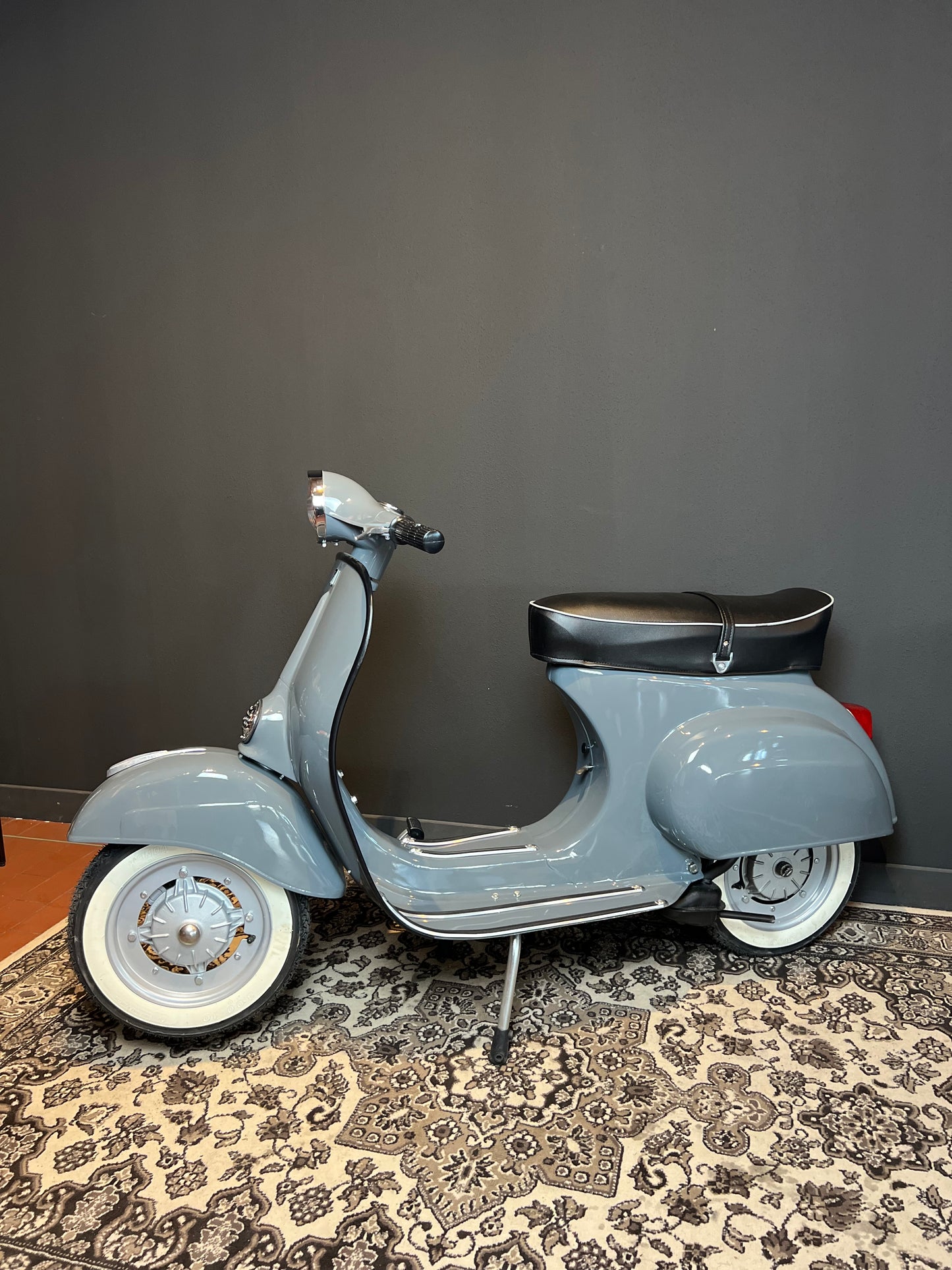 Vespa V50 Rundlicht | Vollrestauriert - Bj. 1966