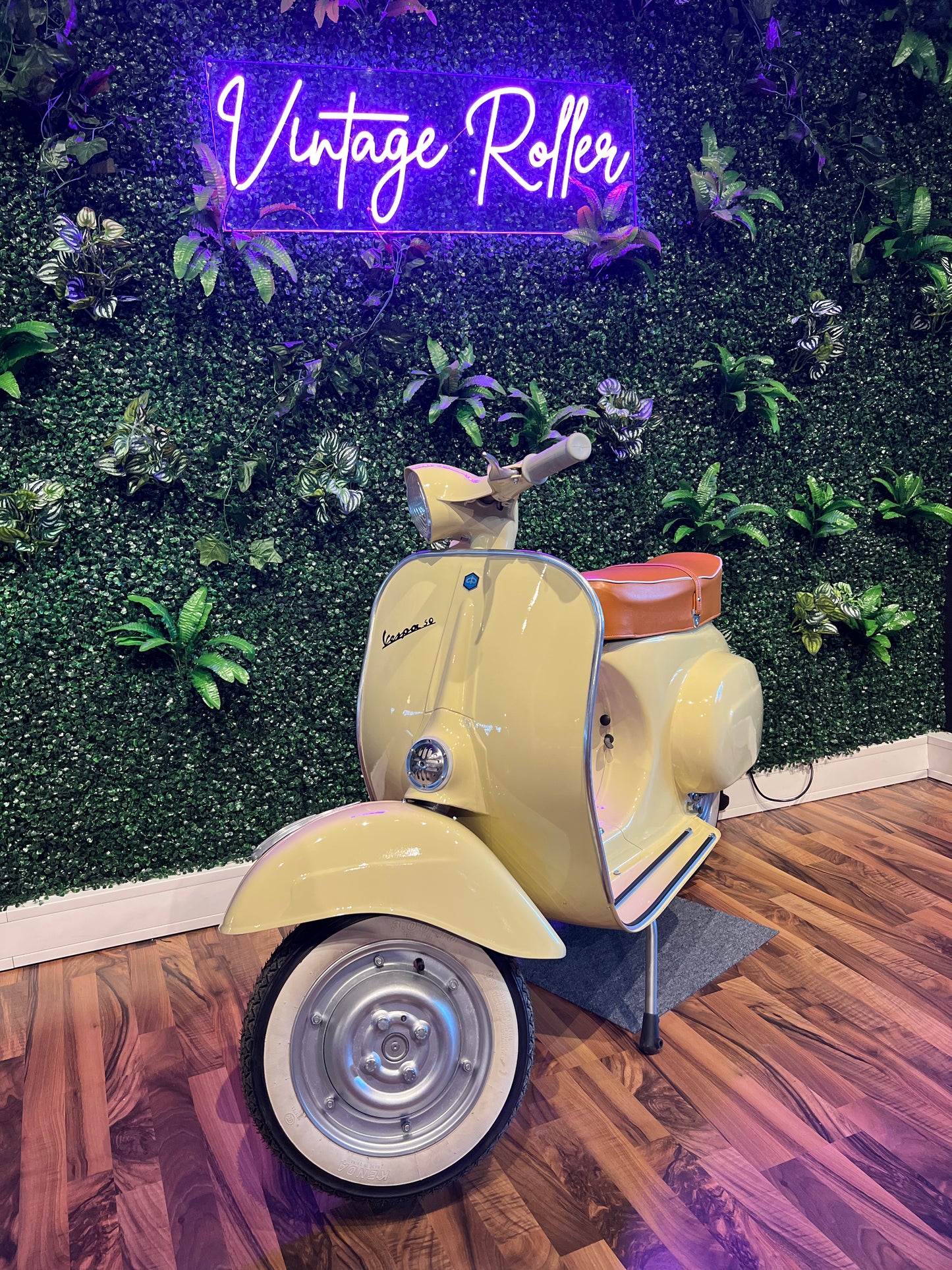 Vespa V50 Rundlicht | Vollrestauriert - Bj. 1968