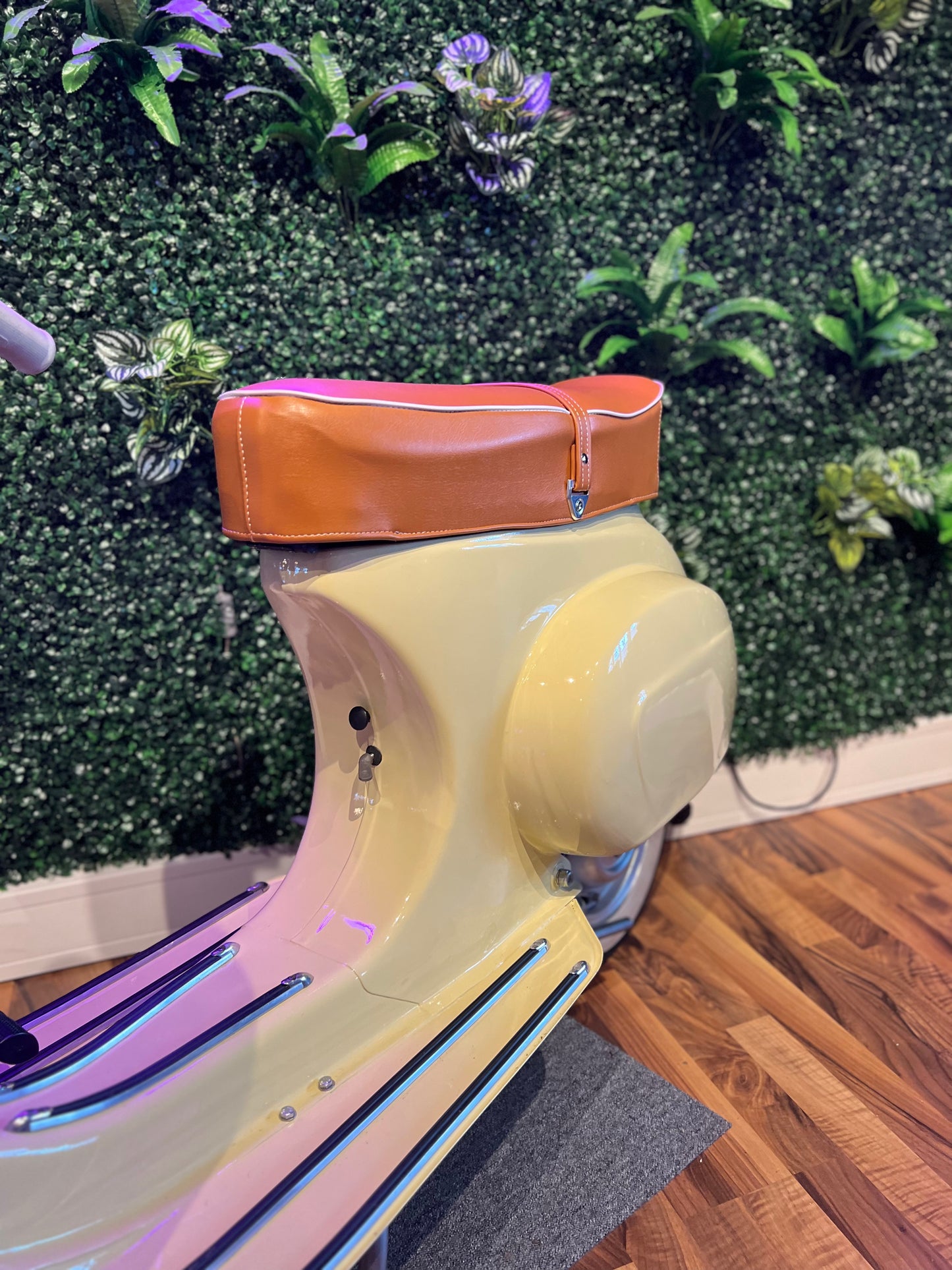 Vespa V50 Rundlicht | Vollrestauriert - Bj. 1968