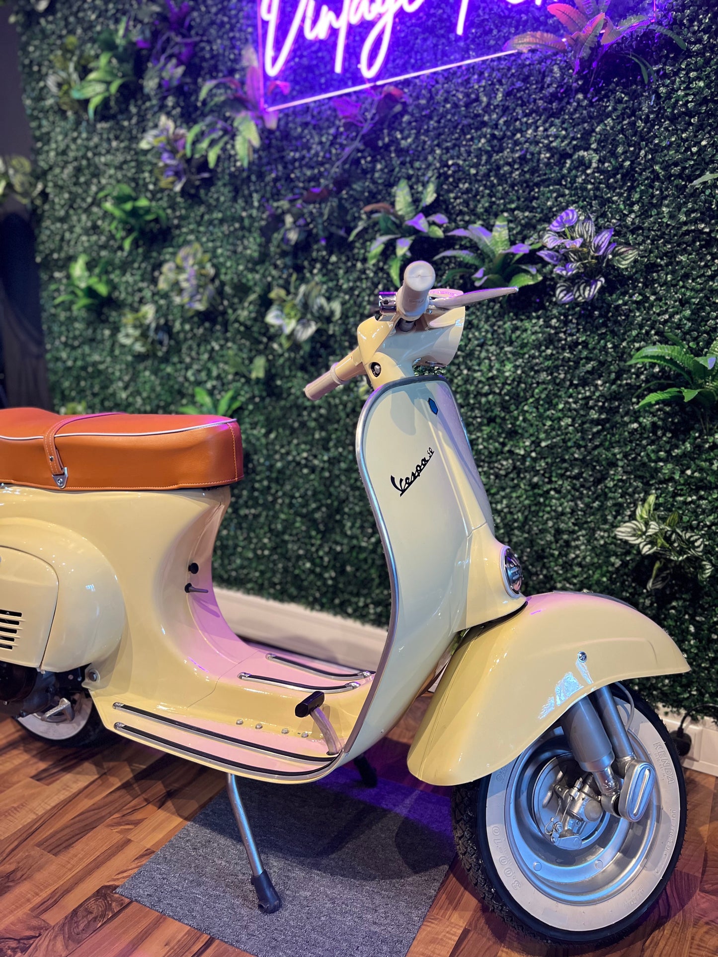 Vespa V50 Rundlicht | Vollrestauriert - Bj. 1968