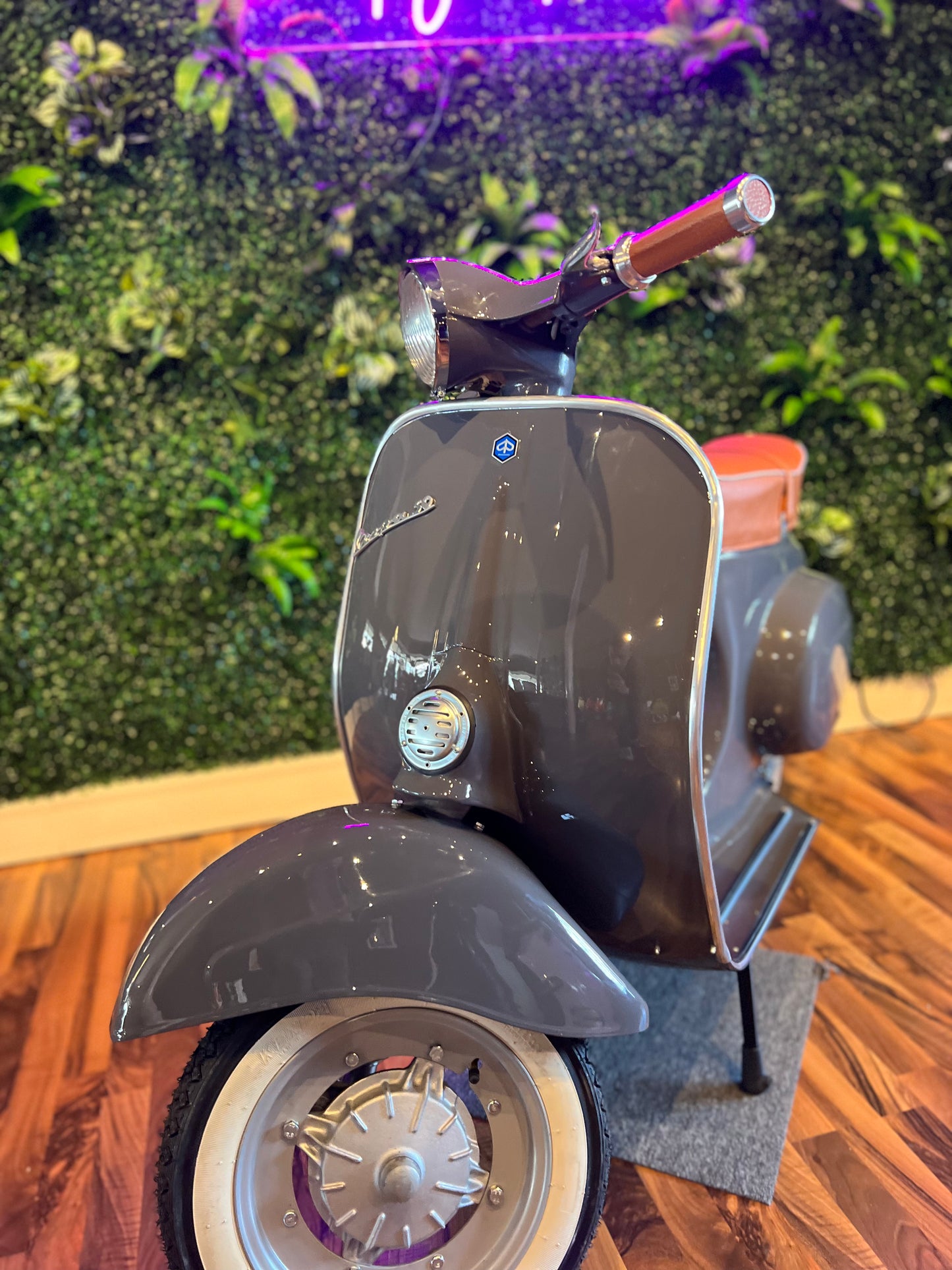 Vespa V50 Rundlicht | Vollrestauriert - Bj. 1981