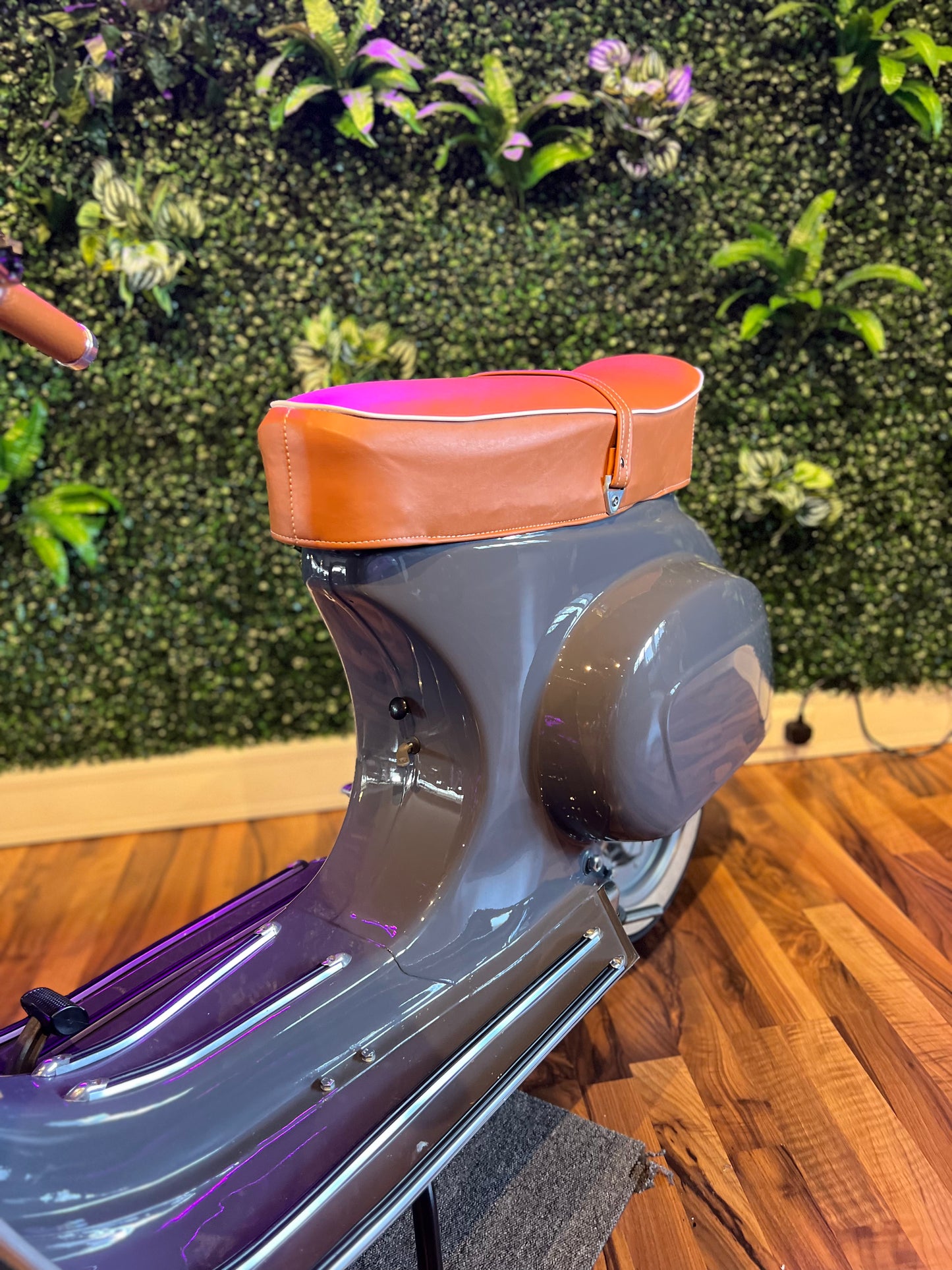 Vespa V50 Rundlicht | Vollrestauriert - Bj. 1981