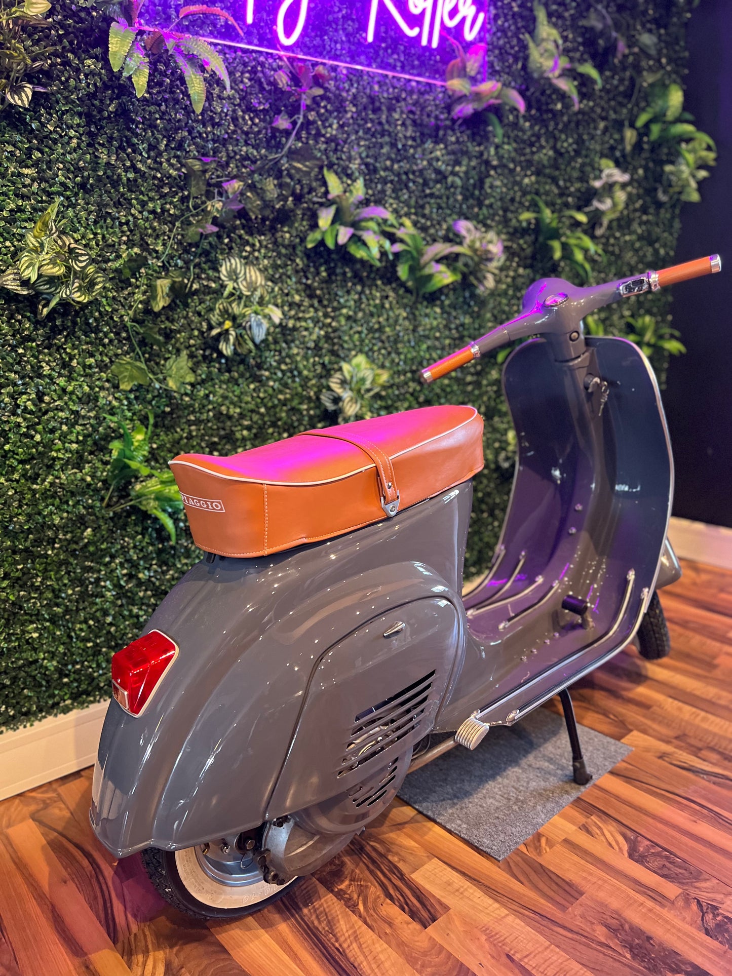 Vespa V50 Rundlicht | Vollrestauriert - Bj. 1981