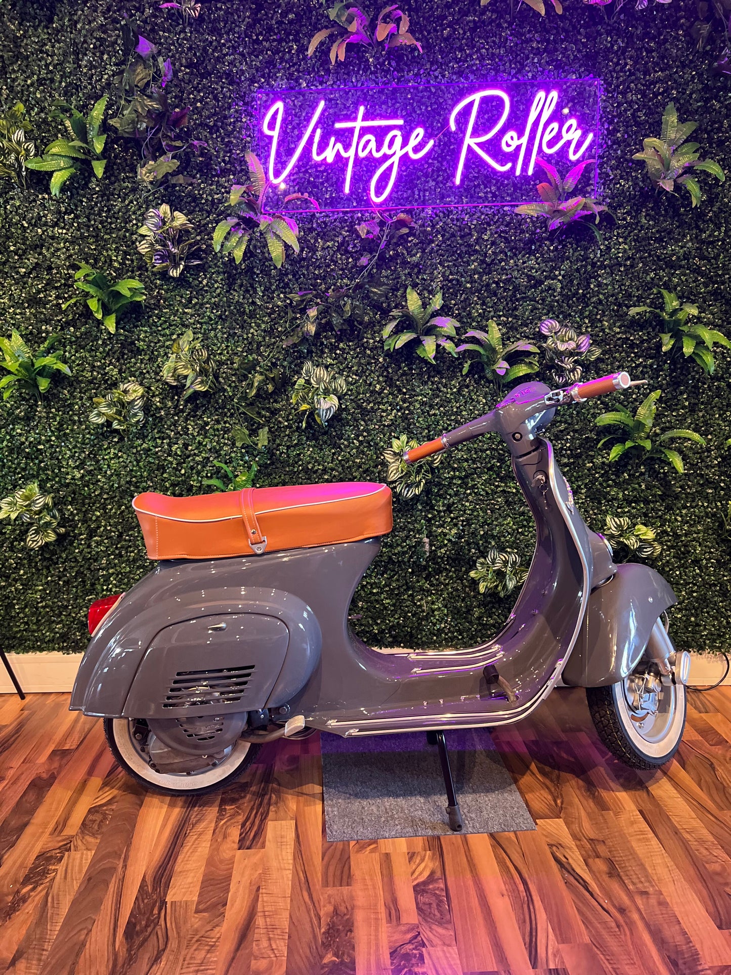 Vespa V50 Rundlicht | Vollrestauriert - Bj. 1981