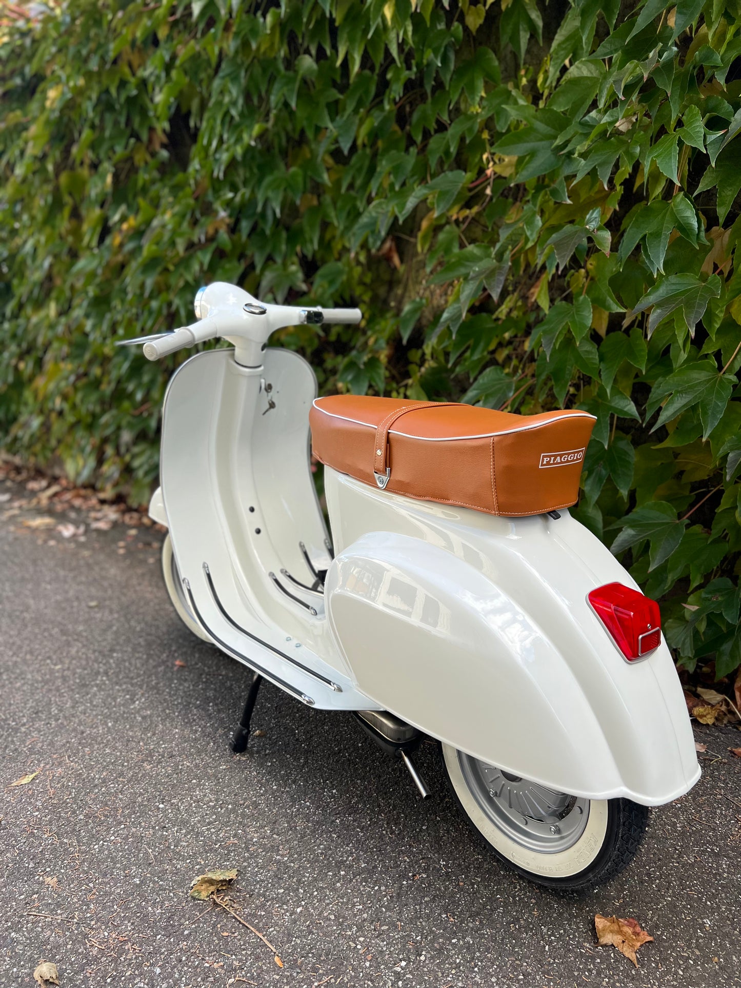 Vespa V50 Rundlicht | Vollrestauriert - Bj. 1966