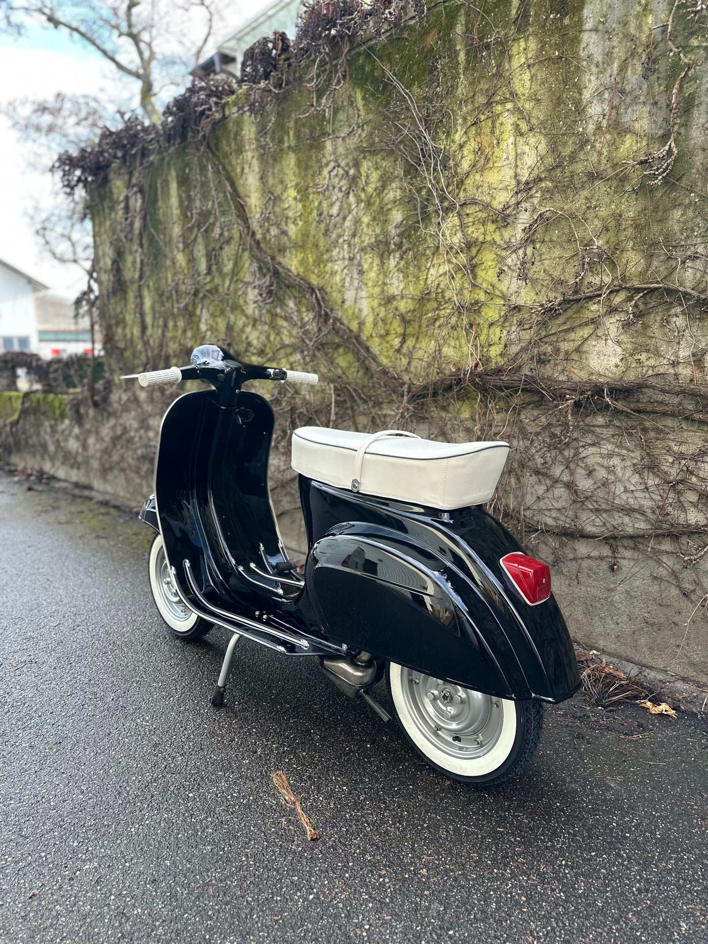 Vespa V50 Rundlicht | Vollrestauriert - Bj. 1970