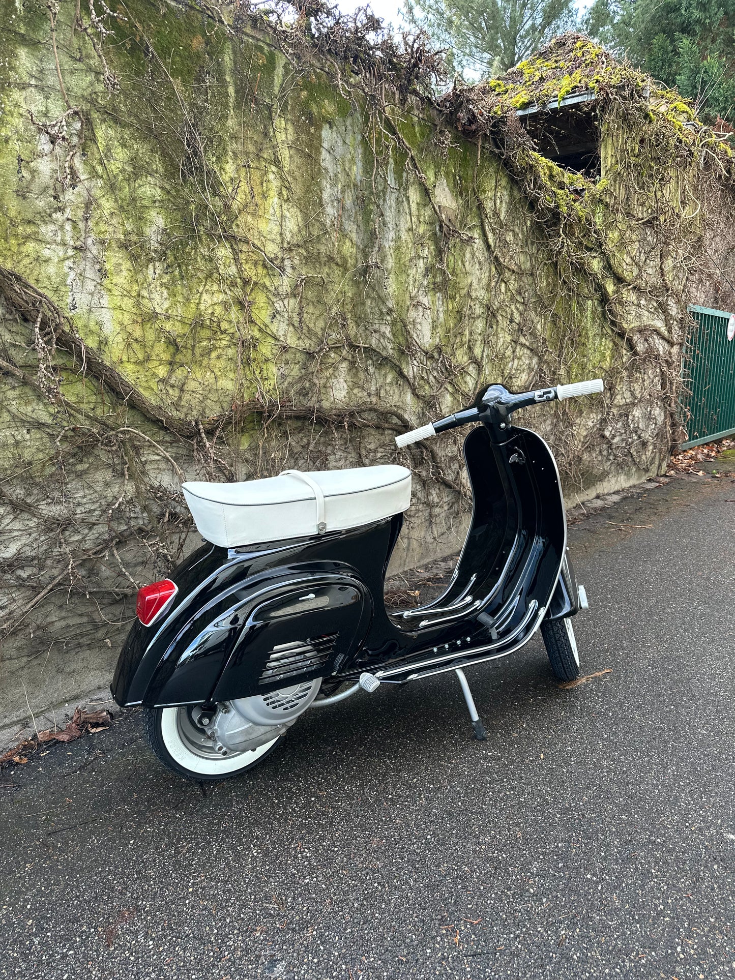 Vespa V50 Rundlicht | Vollrestauriert - Bj. 1970