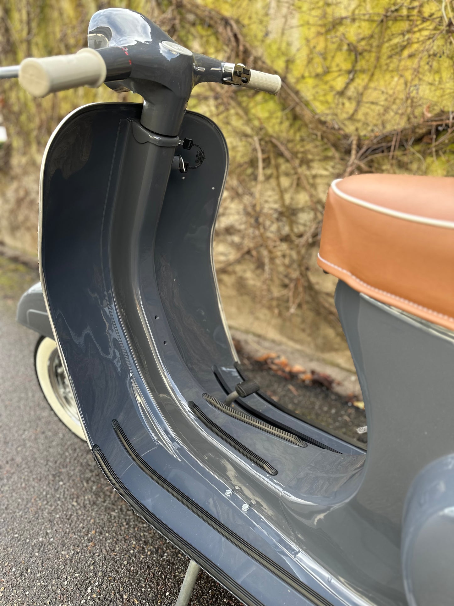 Vespa V50 Rundlicht | Vollrestauriert - Bj. 1969