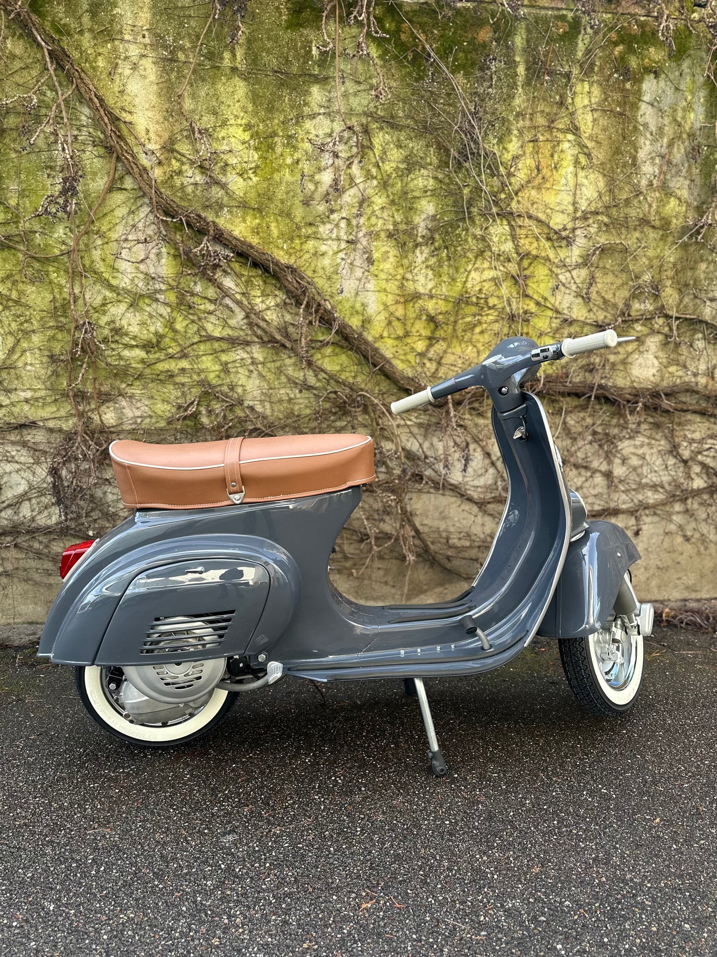 Vespa V50 Rundlicht | Vollrestauriert - Bj. 1969
