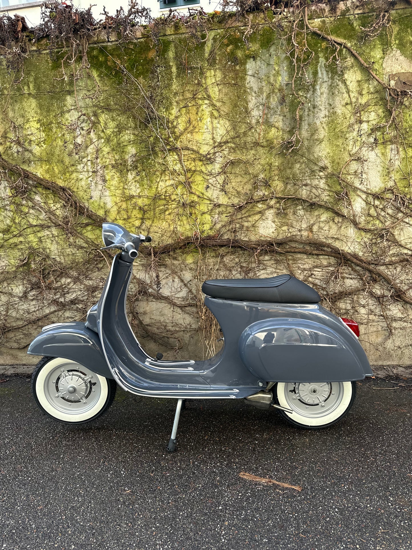Vespa V50 Rundlicht | Vollrestauriert - Bj. 1972