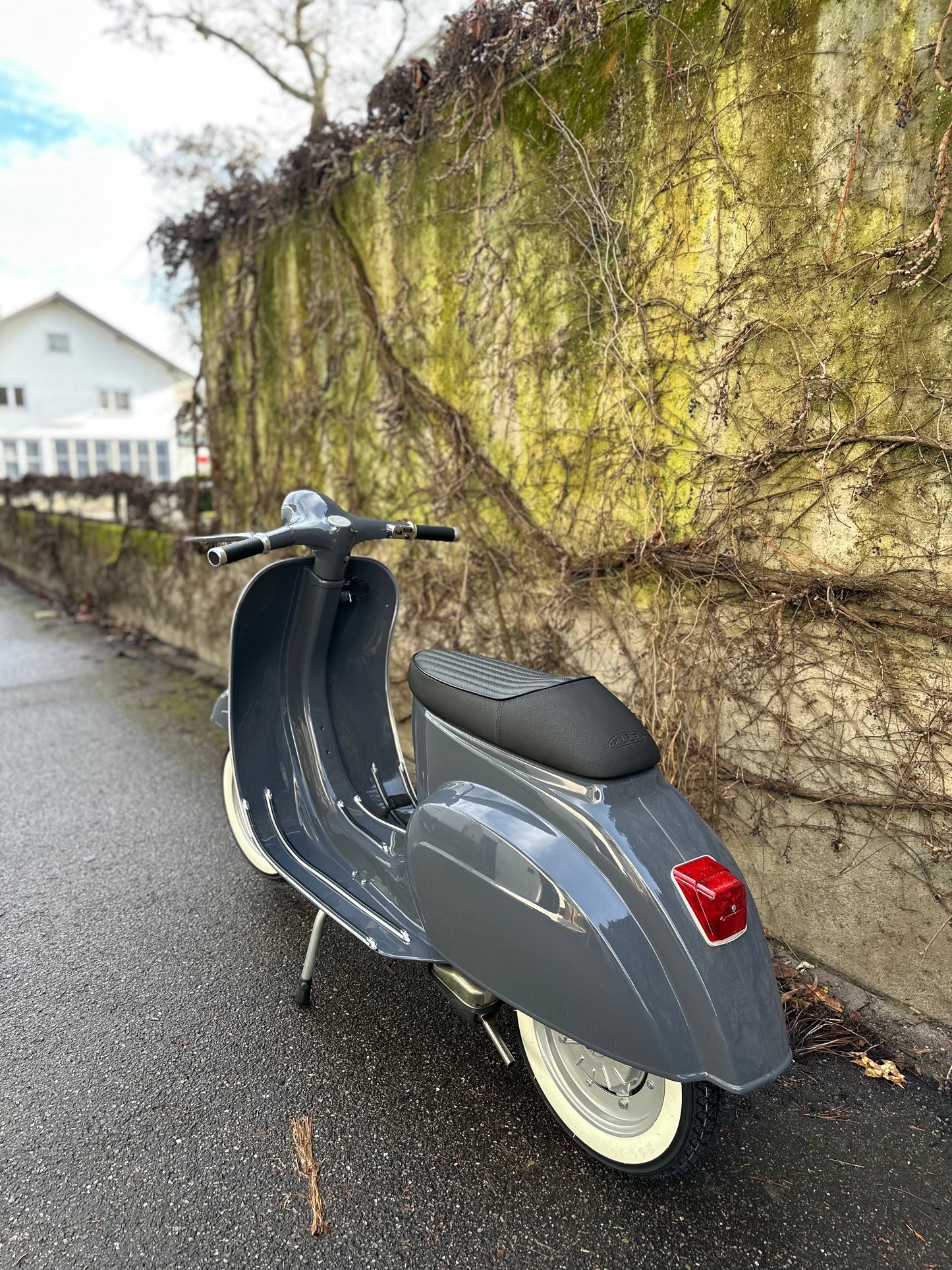 Vespa V50 Rundlicht | Vollrestauriert - Bj. 1972