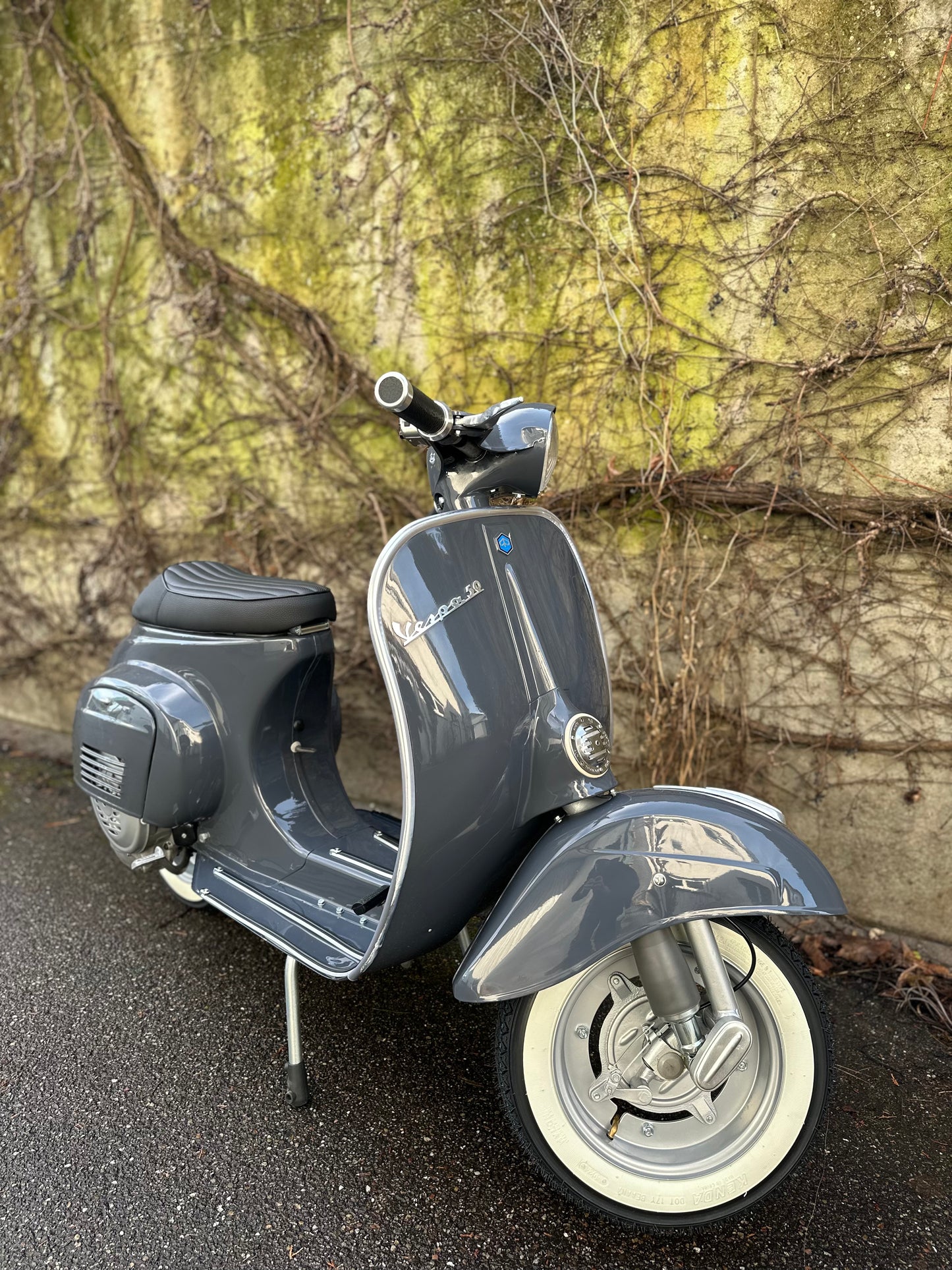 Vespa V50 Rundlicht | Vollrestauriert - Bj. 1972