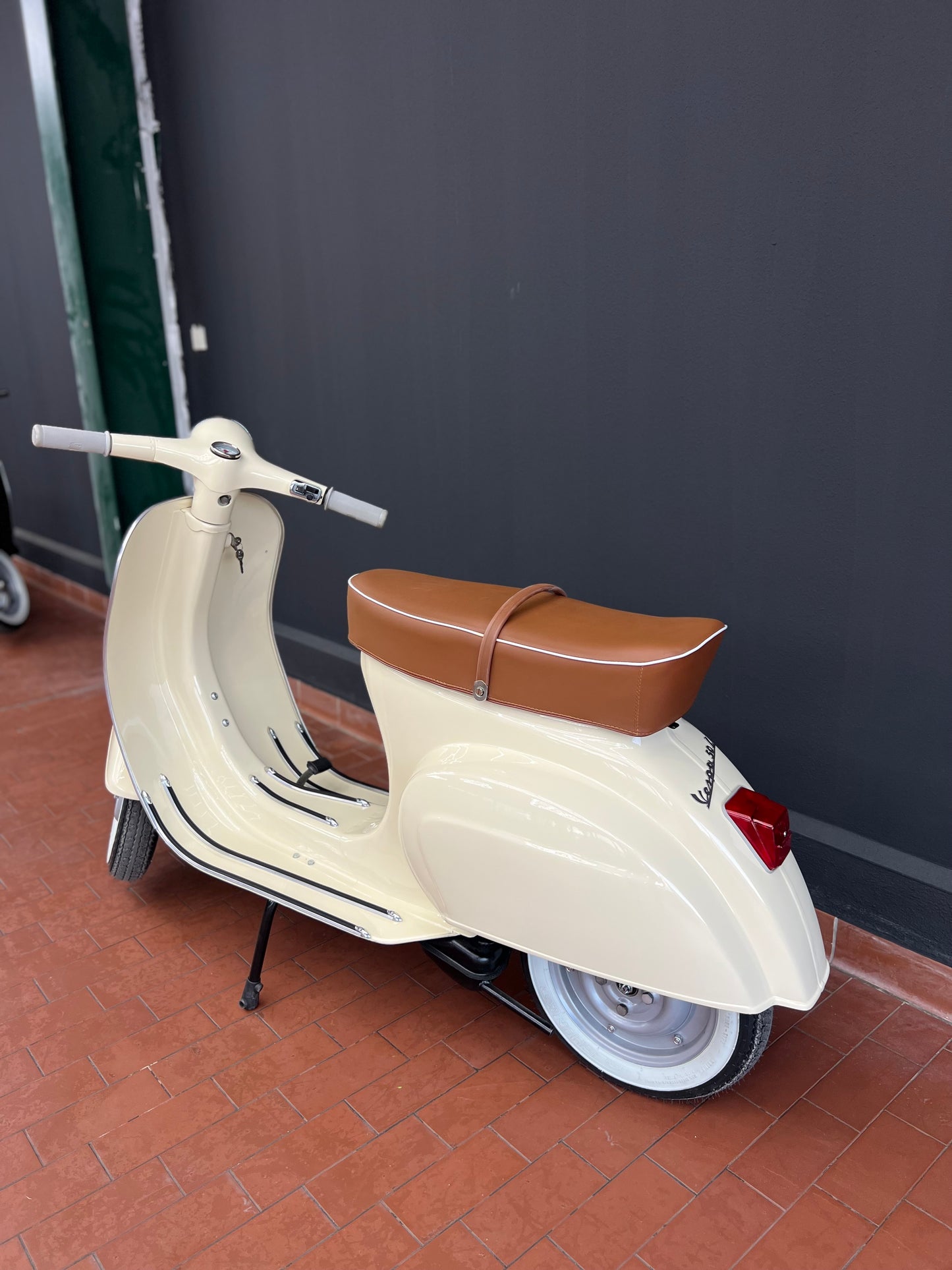 Vespa V50 Rundlicht | Vollrestauriert - Bj. 1969