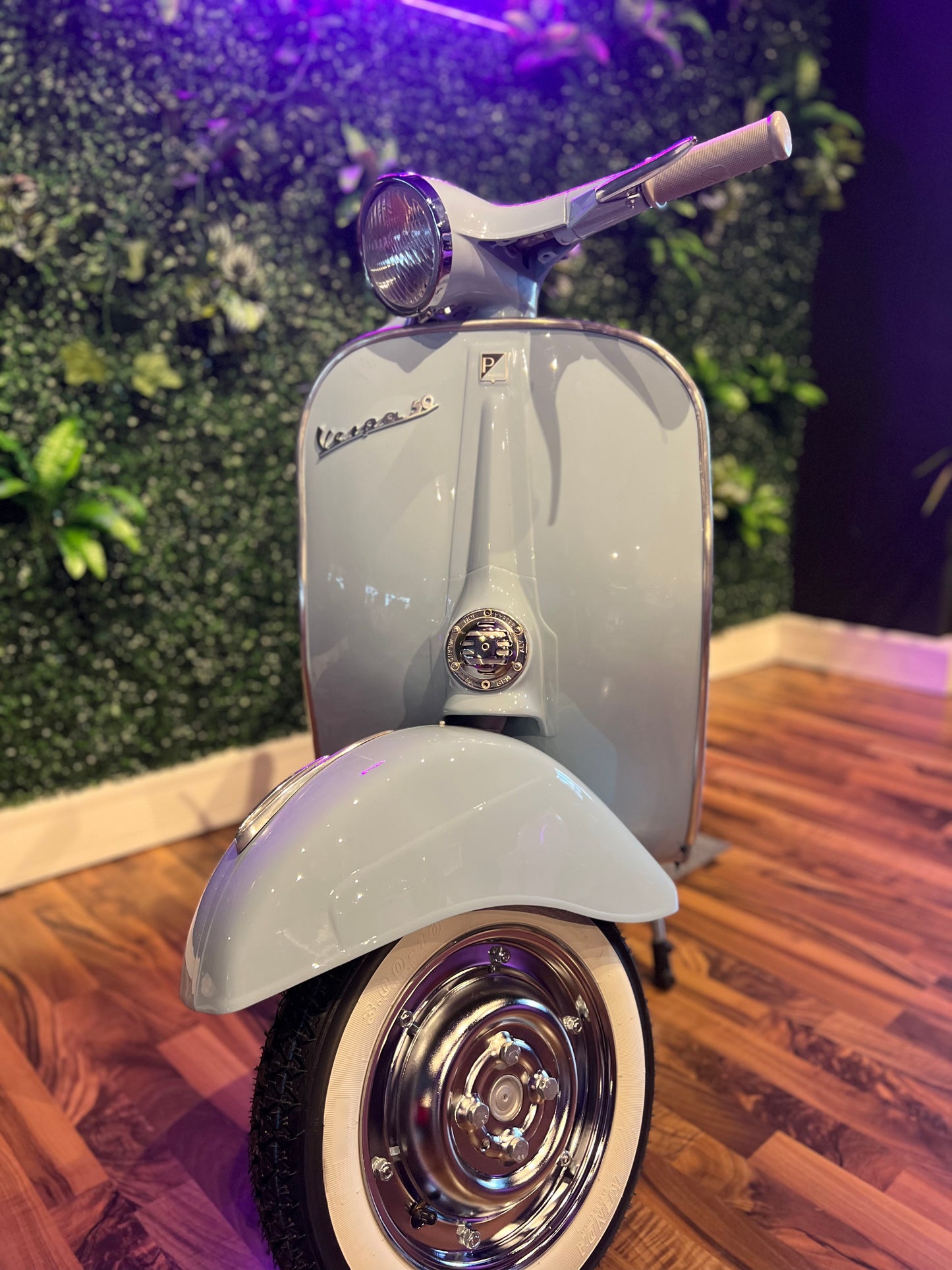 Vespa V50 Rundlicht | Vollrestauriert - Bj. 1965